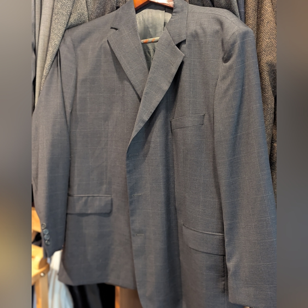 Size 50R Dark Window Pane blazer no vent.